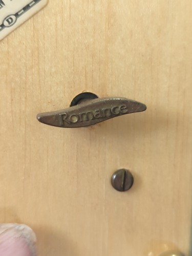 Caja de música vintage de madera con incrustaciones florales hecha en Italia romance pies de metal "Marea baja" - Imagen 9 de 9