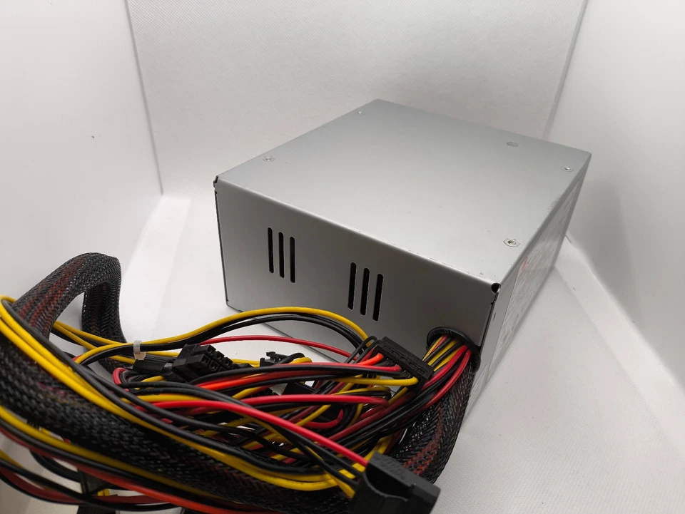 Coolmax V-600 ATX Power Supply (comes in a Corsair CX600 box) - Image 4 of 4