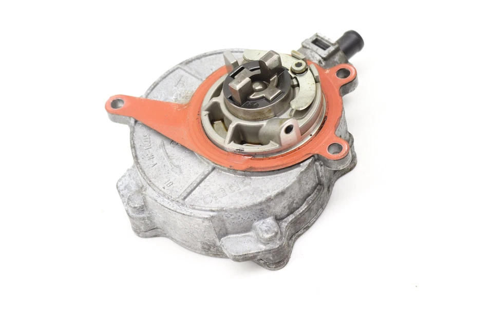 AUDI A5 QUATTRO 2013-2016 3,0 L - Bomba de vacío de freno 06E145100Q Foto 2 de 4