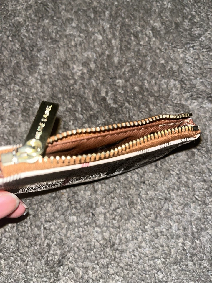 Nuevas gafas de sol/pantallas Burberry Foto 3 de 3