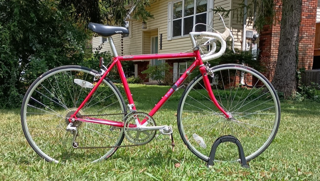 Vintage UNIVEGA Gran Sprint Road Bike - 47cm Cro-Moly - 700c