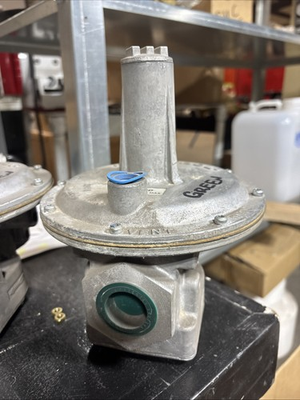 #ad Maxitrol 210D Gas Pressure Regulator 1quot; NPT 10 PSI Max $250.00