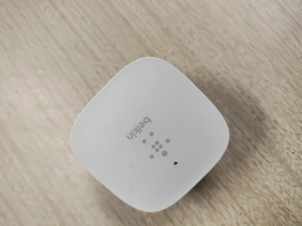 Belkin N300 Wireless Range Extender WIFI 2.4Ghz Signal Booster F9K1015V1 - Image 2 of 4