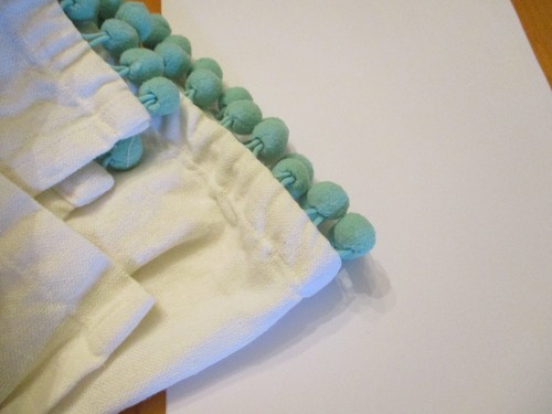 Pottery Barn Teen Pom Pom Bed Skirt Twin 18" Drop Pool Blue #9745E 1 Tiny Spot - Picture 17 of 18