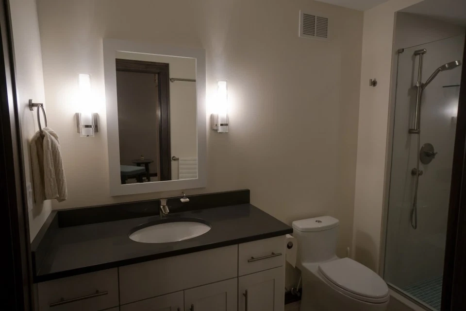 Luz de baño Vilo 1 luz en estilo contemporáneo 13,5 pulgadas de alto y 4,25 Foto 4 de 4