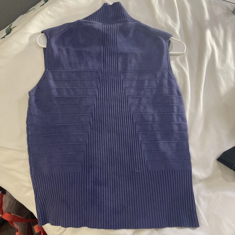 Pre-Owned Women’s Essendi Silk Sleeveless Shirt Size M - Image 3 of 4