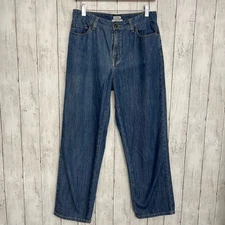 L.L. Bean Classic Fit Straight Leg Mid Rise Medium Wash Jeans 10 Regular