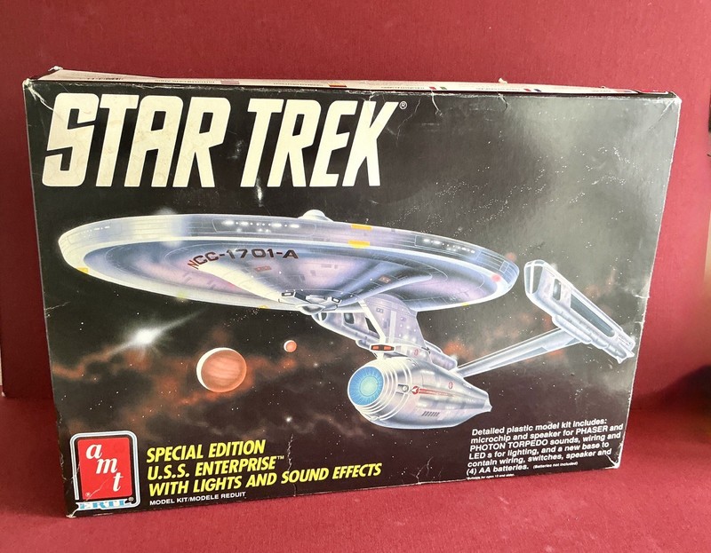 Rare AMT ERTL Star Trek Special Edition USS Enterprise model kit from 1991,