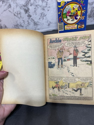 Archie ...Archie Andrews Where Are You? No. 1 and 3 Comic Digest Book - Picture 6 of 9