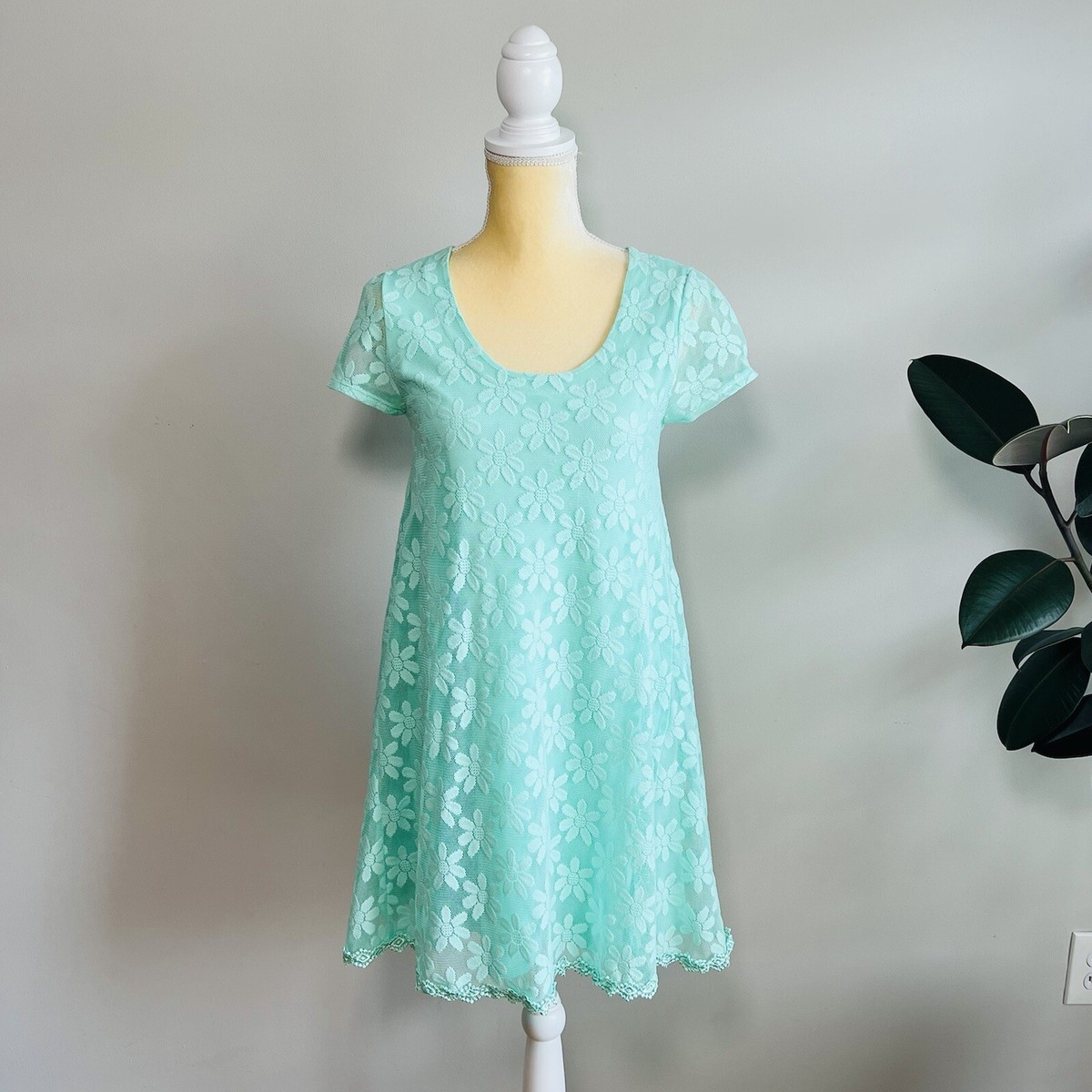 Urban Outfitters Kimchi Blue Dress Mint Green Lace Short Sleeve Stretch Sz M | eBay Urban Outfitters Kimchi Blue Dress Mint Green Lace Short Sleeve Stretch Sz M | eBay