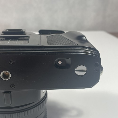 Minolta X-570 35mm film SLR camera with Minolta MD 50mm f/1.7 lens - Picture 11 of 12