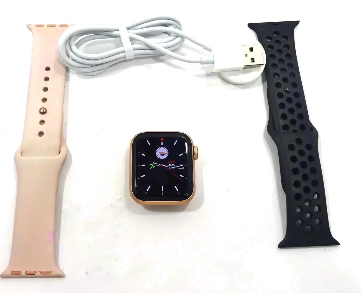 Apple Watch - Apple Watch SE/GPS/40mm/A2351 ④ Amazon.com: Apple Watch SE (GPS, 40mm) - Silver Aluminum