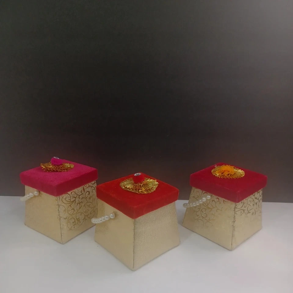 Juego de 3 cajas de regalo decorativas indias hechas a mano NUEVAS 4"X 4"X 4" Foto 3 de 4