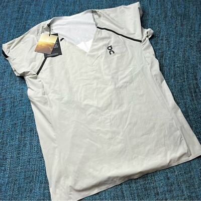 On Running Fit2Run Performance Short Sleeve T-Shirt in Grey White Black Medium