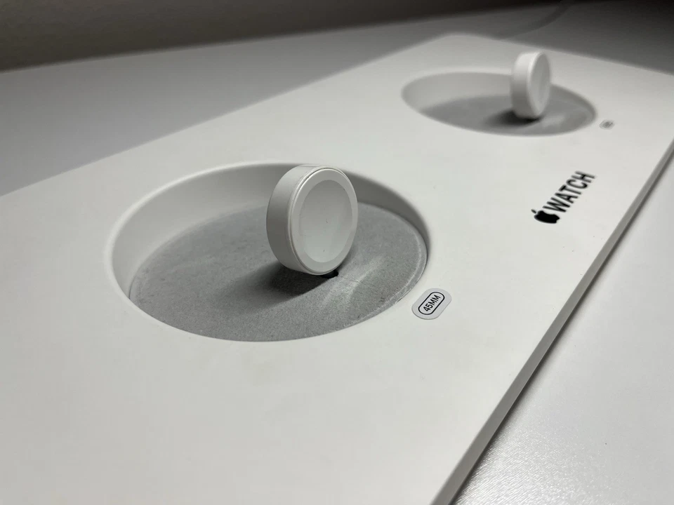 Apple Watch Store Retail Display Demo Charging Dock, Touch & Try - Image 2 of 4