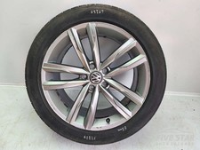 VW Passat R18 Alloy Wheel With 245/40 6mm Tire 2017 3G601025H B8 (3G) GT