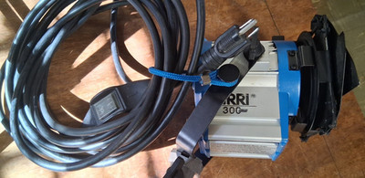 ARRI 300 Plus - 300W Tungsten Spotlight - W barn Doors, Tested Works.