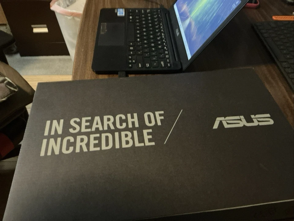 ASUS T3300KA-DH91T-CA 13.3- 1920x1080 Pentium Silver N6000 4GB 128GB SSD W10 Foto 2 de 4