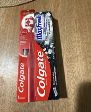 Colgate MaxFresh Ultra Freeze + Charcoal Toot...