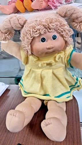 Vintage Cabbage Patch Doll in Original Outfit - 45cm Length (a/f)