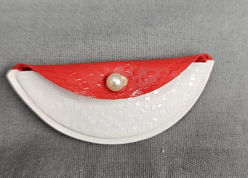 Vintage Ideal Tammy Puppe weiß rot Handtasche Halbmond Clutch Perlenknopf PAK ohne Griff