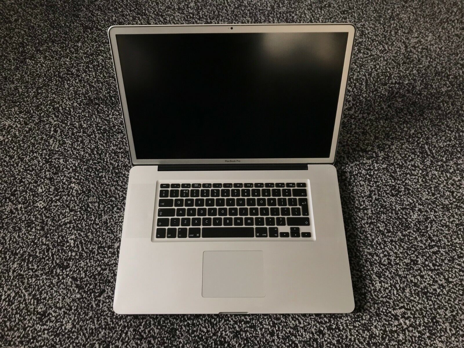 Apple MacBook Pro 17