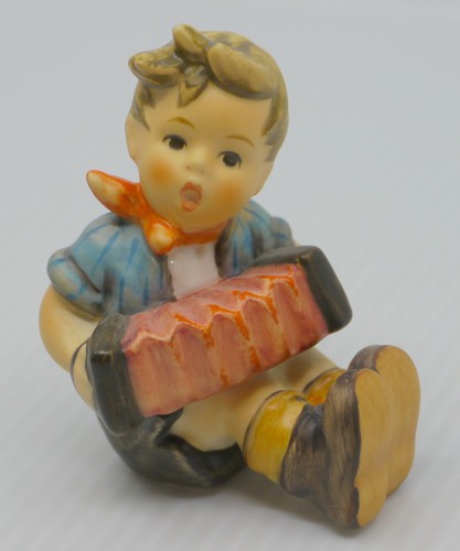 1988 GOEBEL HUMMEL FIGURINE BOY WITH ACCORION, No. 390, 2.75 INCHES, TMK-6 - Picture 2 of 5