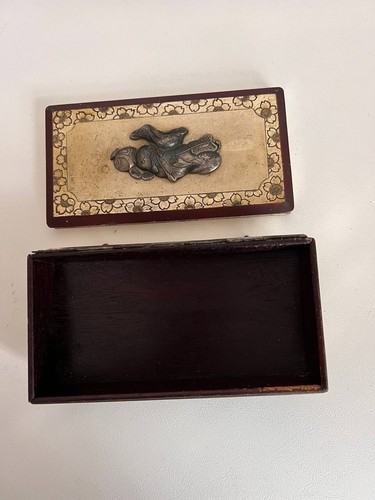 Vintage Metal jewelry trinket box - Picture 5 of 9