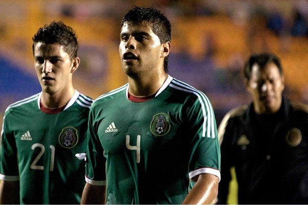 Mexico Jersey Authentic Adidas Size Medium 2011 #4 N. ARAUJO T