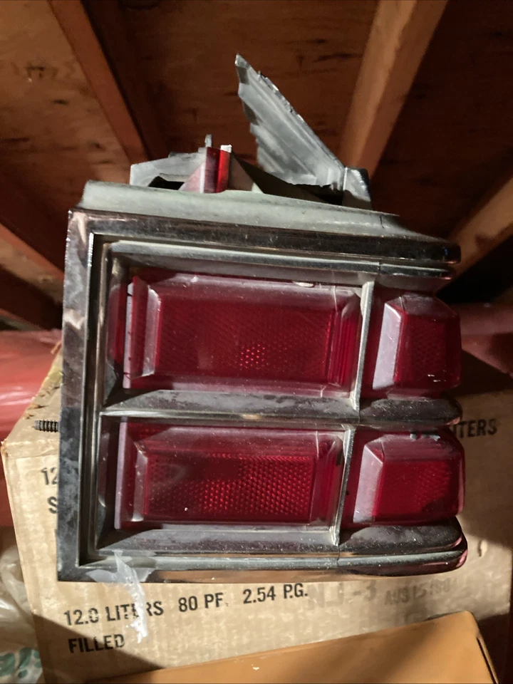 Pontiac Grand LeMans 1978 luces traseras par carcasas biseles cromados OEM Foto 2 de 4