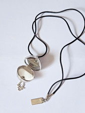 Pendentif Bijou Maquillage "Diorlight" Christian Dior - Vintage - Collection