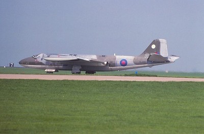 Original colour slide Canberra T.4  WJ866/BL of 231 OCU Royal Air Force
