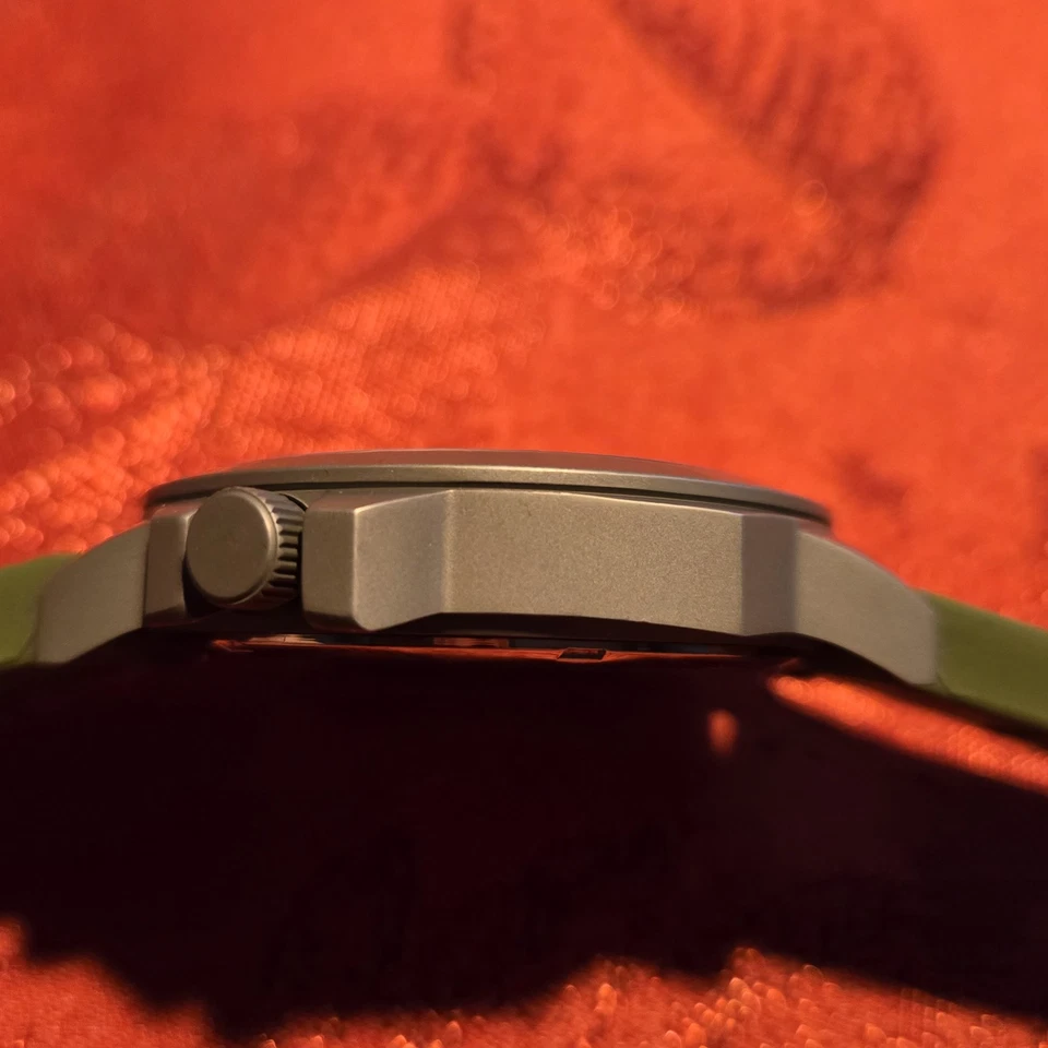 Reloj Hombre Morphic M41 Esfera Verde 42mm Correa Silicona Verde Batería Nueva Foto 4 de 4