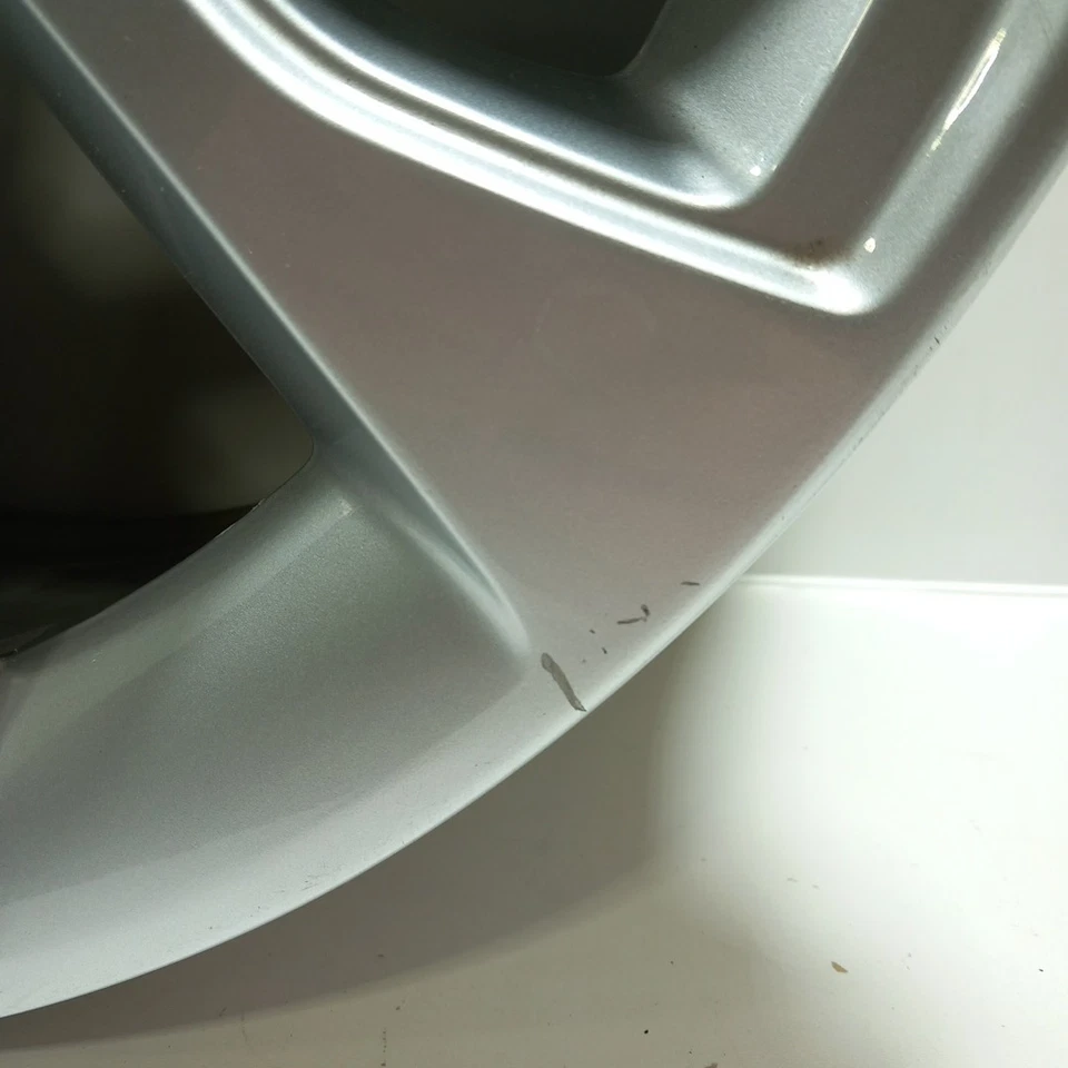 Range Rover Sport L461 2023 on 21" 8.5J Alloy Wheel Silver Genuine LR167051 - Image 2 of 4