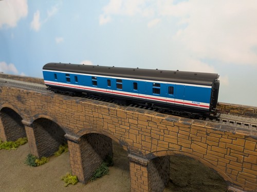Lima 305389 Network Southeast MK1 Wach-/Gepäckwagen 92236 Modelleisenbahn Vintage. | Condition: Used