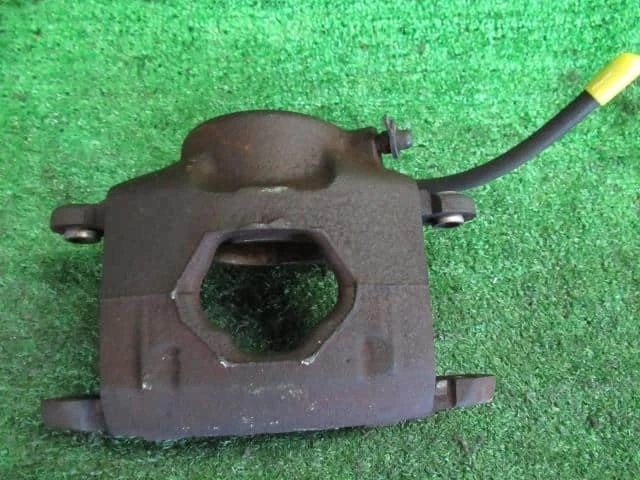 GM Cadillac fleetwood 1995 E-AD25B Front Right Caliper [Used] [PA73472244] - Изображение 2 из 4