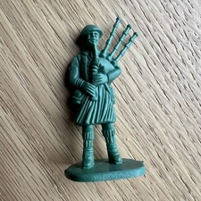 Vintage Green Plastic Army Men Bagpiper / Bagpipe Player 2"