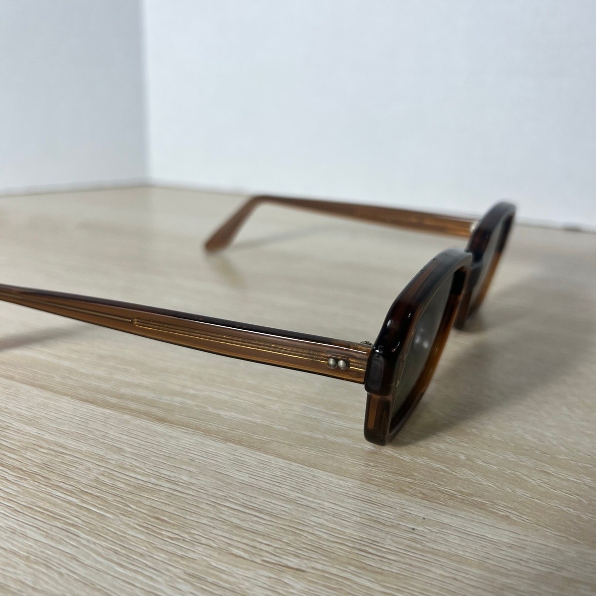 Vintage USS 4 1/2-5 3/4 Sunglasses Brown Gradient Lenses Unisex