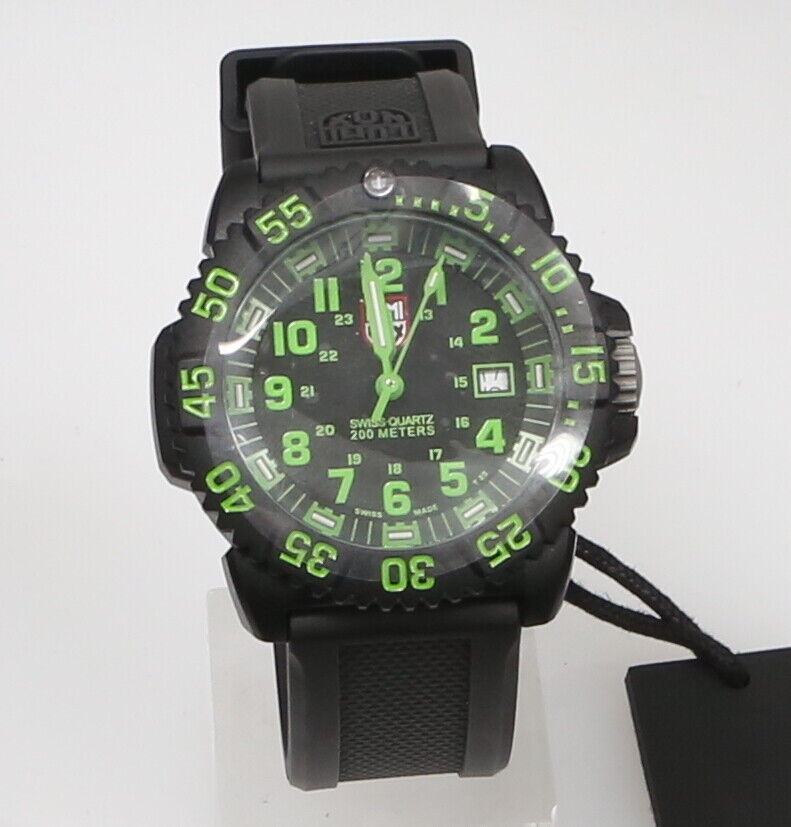 Luminox Watch Series 3050/3950 44mm Quartz Men's Diver Watch Luminox Watch Series 3050/3950 44mm Quartz Men's Diver Watch