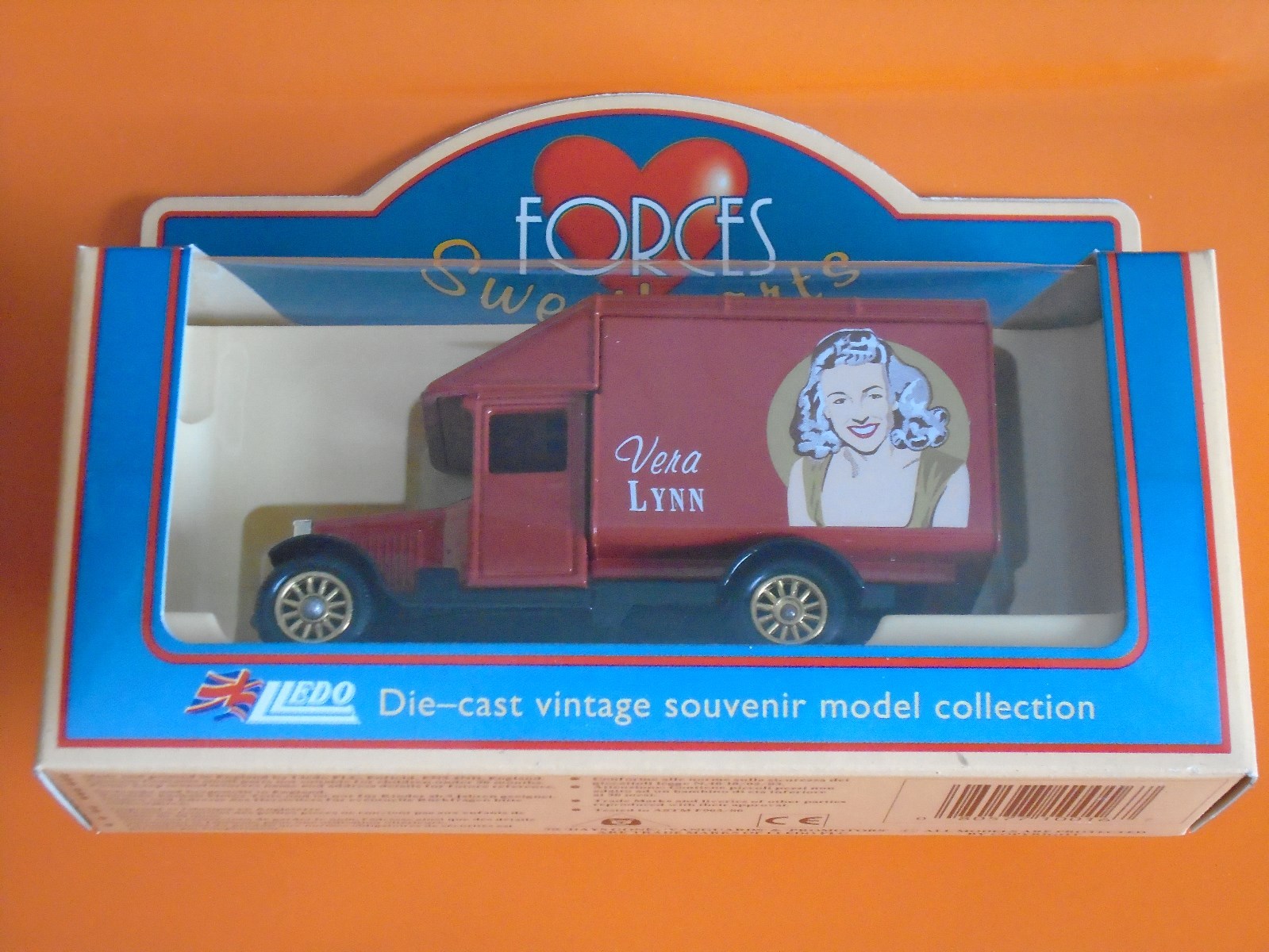 Lledo Diecast Model - FORCES SWEETHEARTS COLLECTION - VERA LYNN