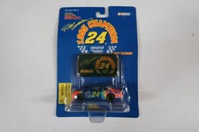 Jeff Gordon 24 Dupont 1995 Champion 1995 Racing Champions 1:64 Scale Die-Cast