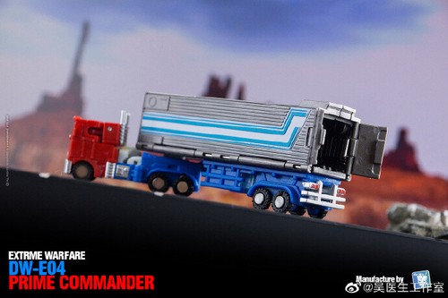 Dr. WU DW-E04 DW-E04W Optimus OP Prime W/Trailer mini Action Figure 6cm - Picture 5 of 13