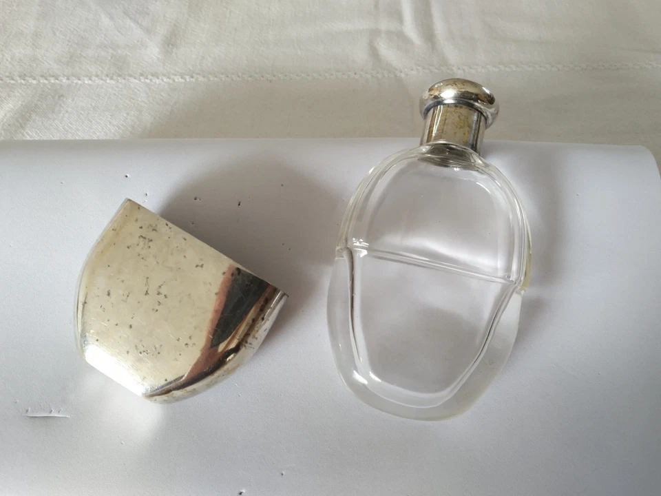 ANCIEN FLACON A PARFUM OU A SEL CRISTAL MÉTAL ARGENTÉ XIXe - Photo 2/4