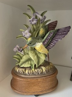 Willitts Hummingbird Music Box