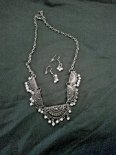 Pretty Silver tone Half circle Dangling white bead necklace Pierce earring set