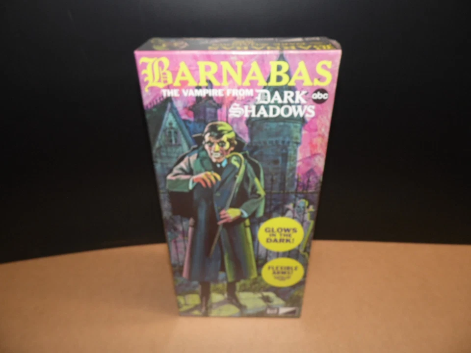 MPC 2011 BARNABAS THE VAMPIRE DARK SHADOWS MODEL KIT #MPC757/12 - Image 4 of 4
