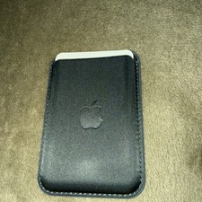 iPhone Wallet with MagSafe   Lightly Used