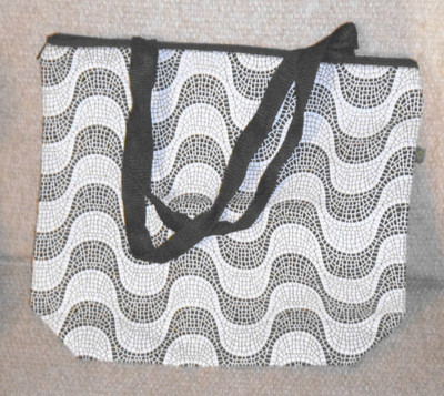 Schwarz-weiße Einkaufstasche, Handtasche mit Wellenmuster - Medium [a_2]