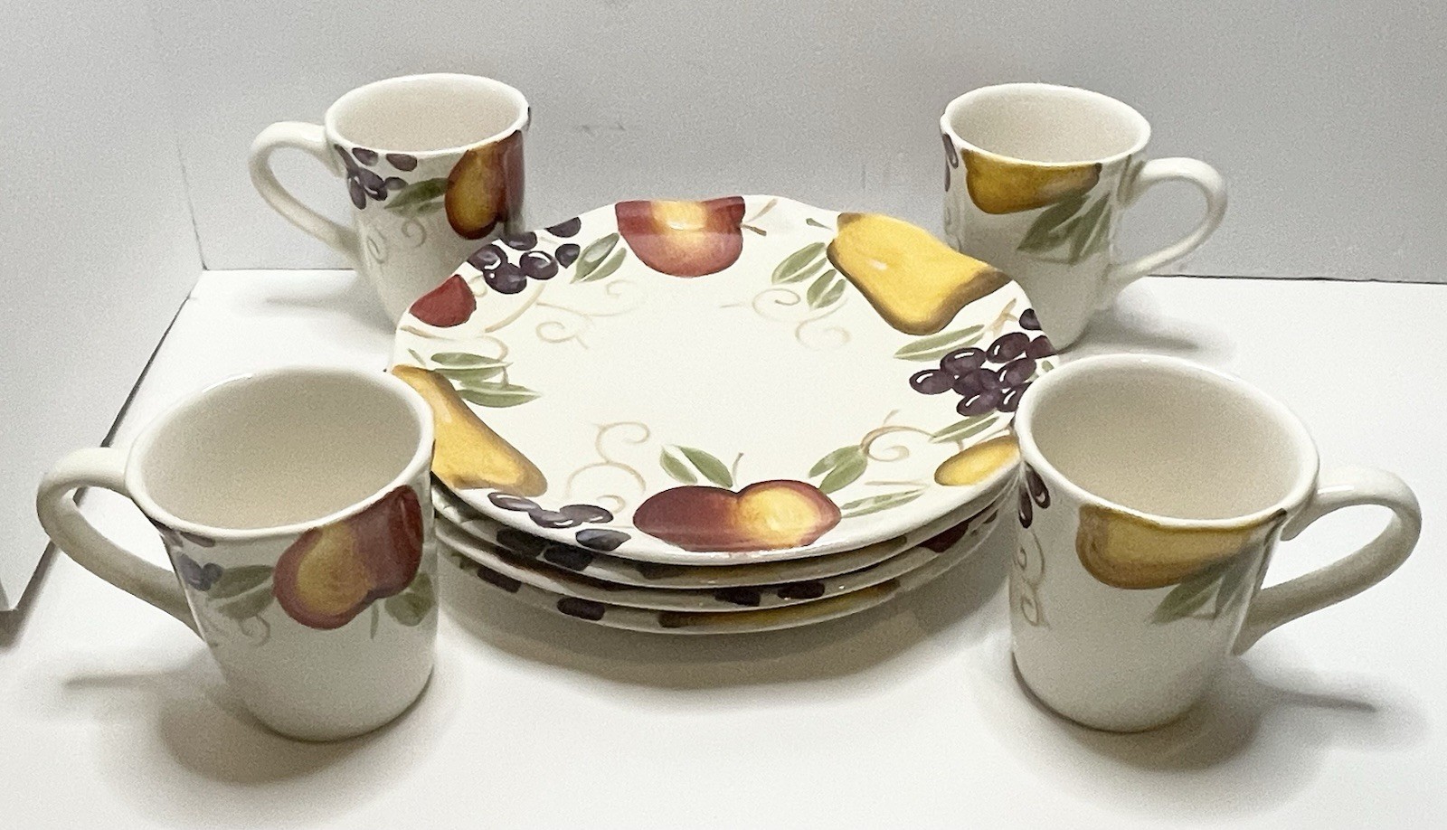 Vintage Better Homes and Gardens Fruit Covered Dinnerware Se