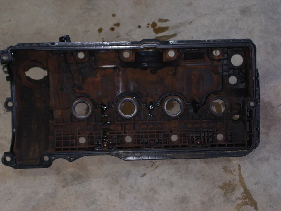 OEM 2002 BMW 745i front right engine valve cylinder head cover #2004022500481 - Image 2 of 4